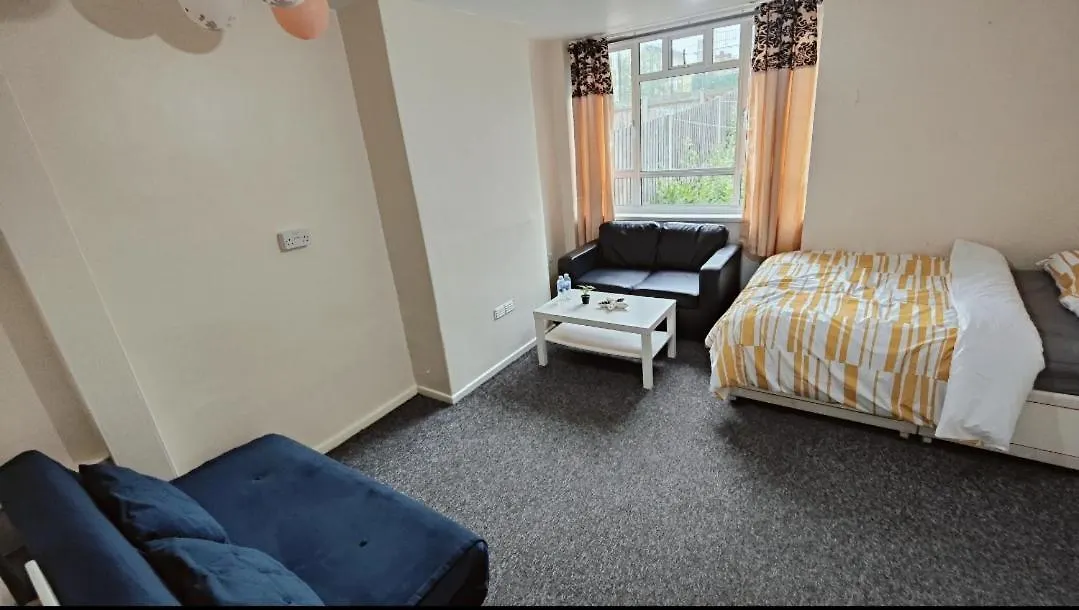 Ensuite Flat London